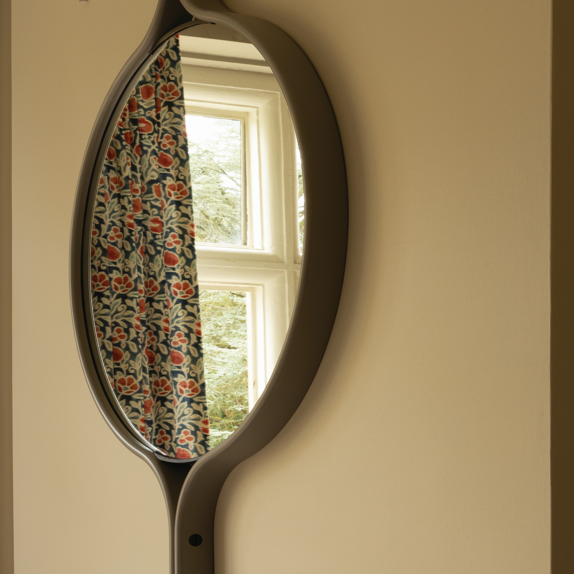 Matthew Round Wall Mirror By William Yeoward In Seal Pup